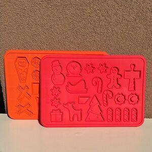 The Pampered Chef Christmas Mold #100134, Halloween Cookie Silicone Molds 100135